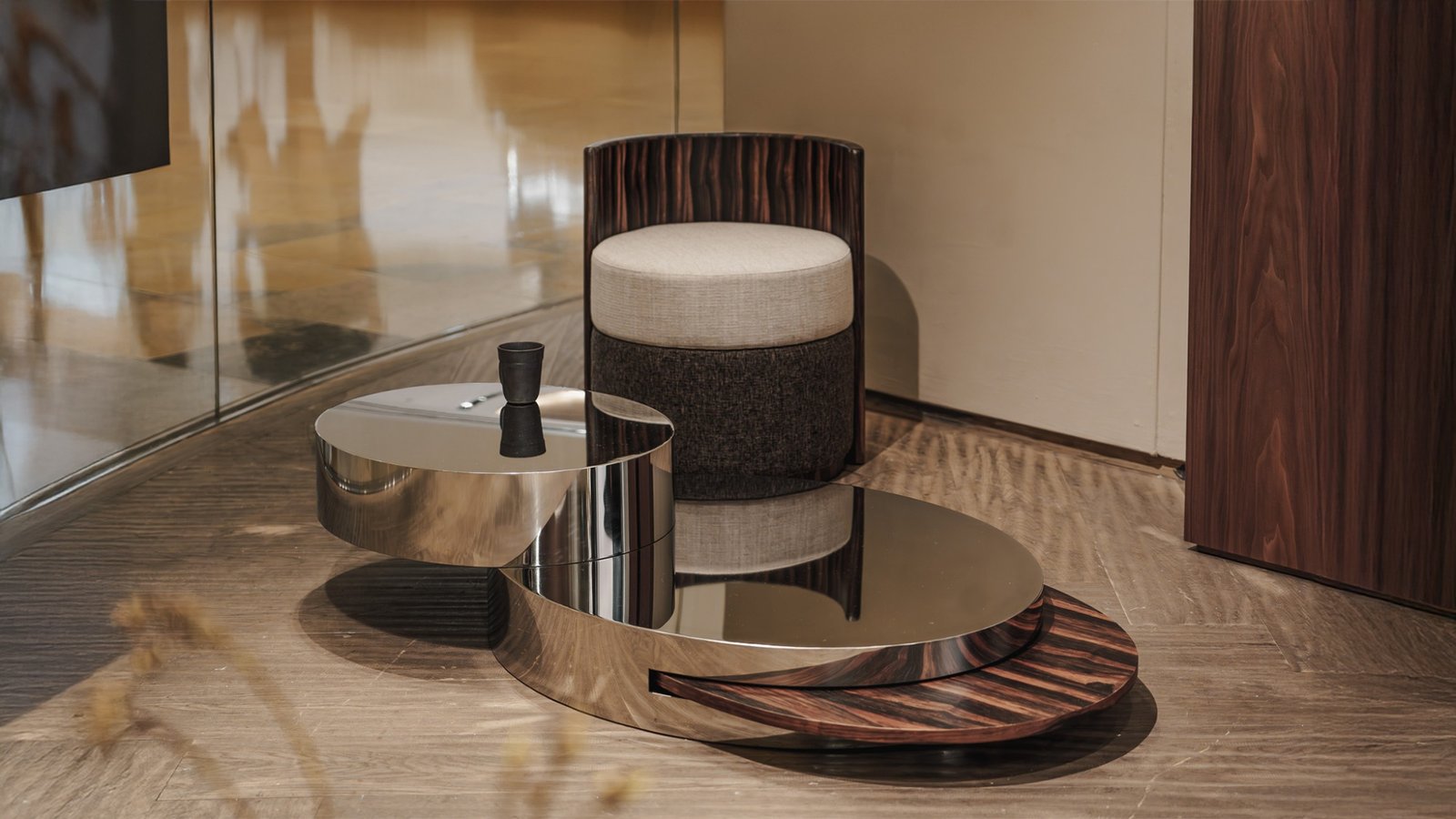 Pull-Out Tea Table